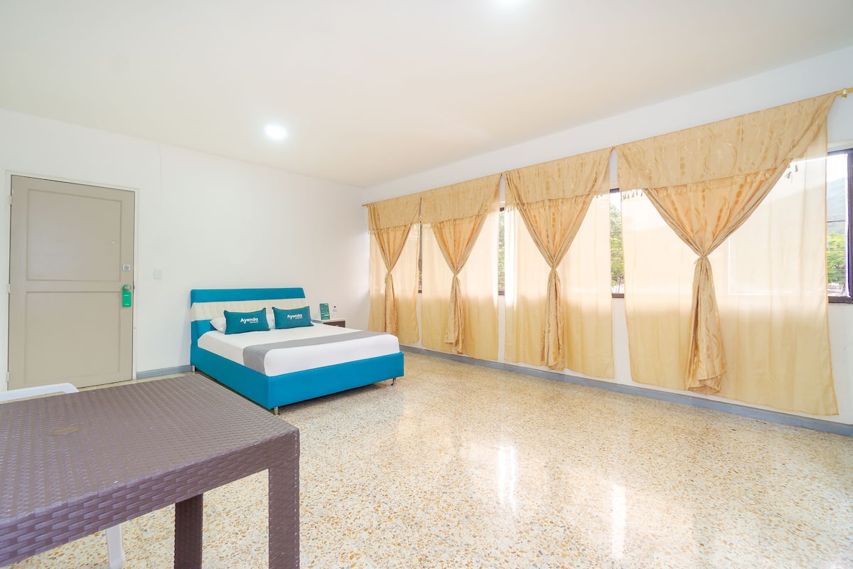 Superior Double Room | Soundproofing, iron/ironing board, free WiFi, bed sheets