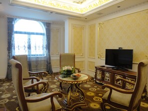 Royal Room | In-room dining - Hoang Nham Luxury Hotel (Lai Chau)