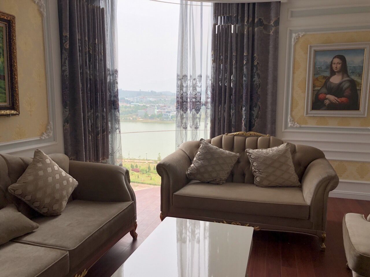 Executive Double Room | Living room | Smart TV