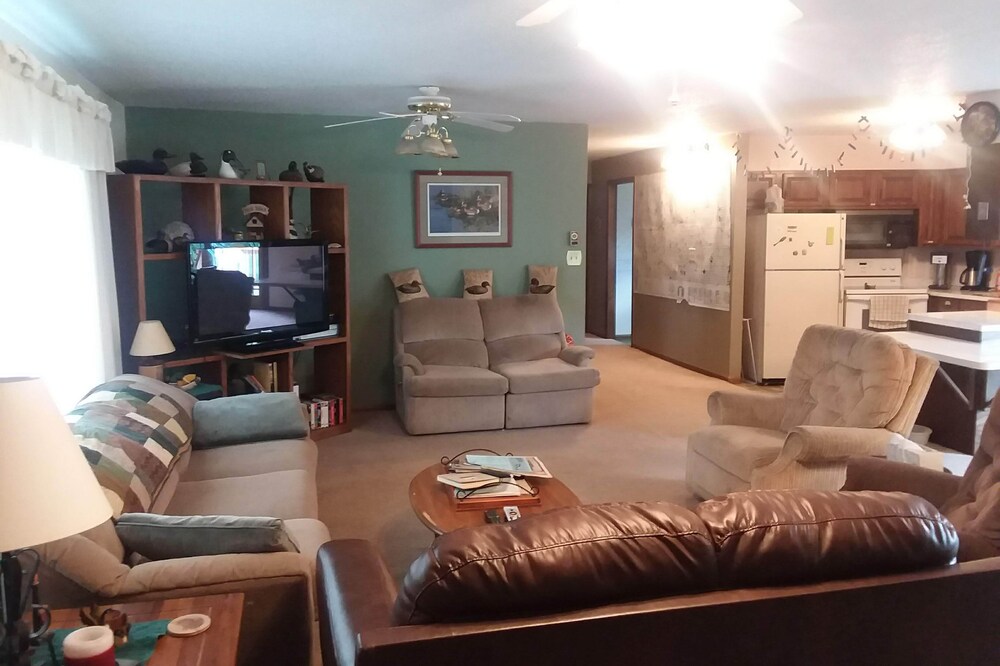 Burnett Boys Hunting & Fishing Lodge Inc.