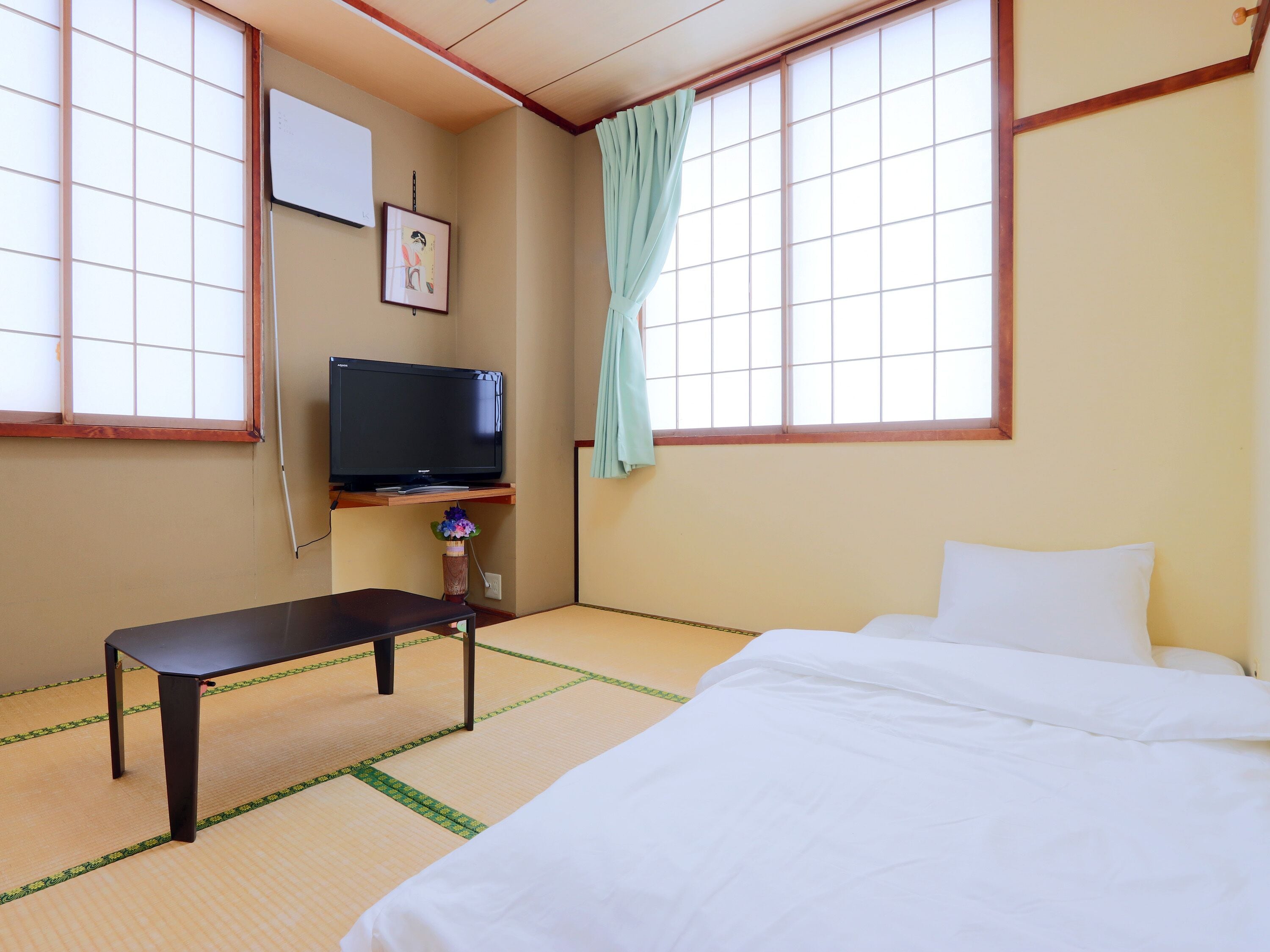 Japanese Style Room | Desk, free WiFi, bed sheets