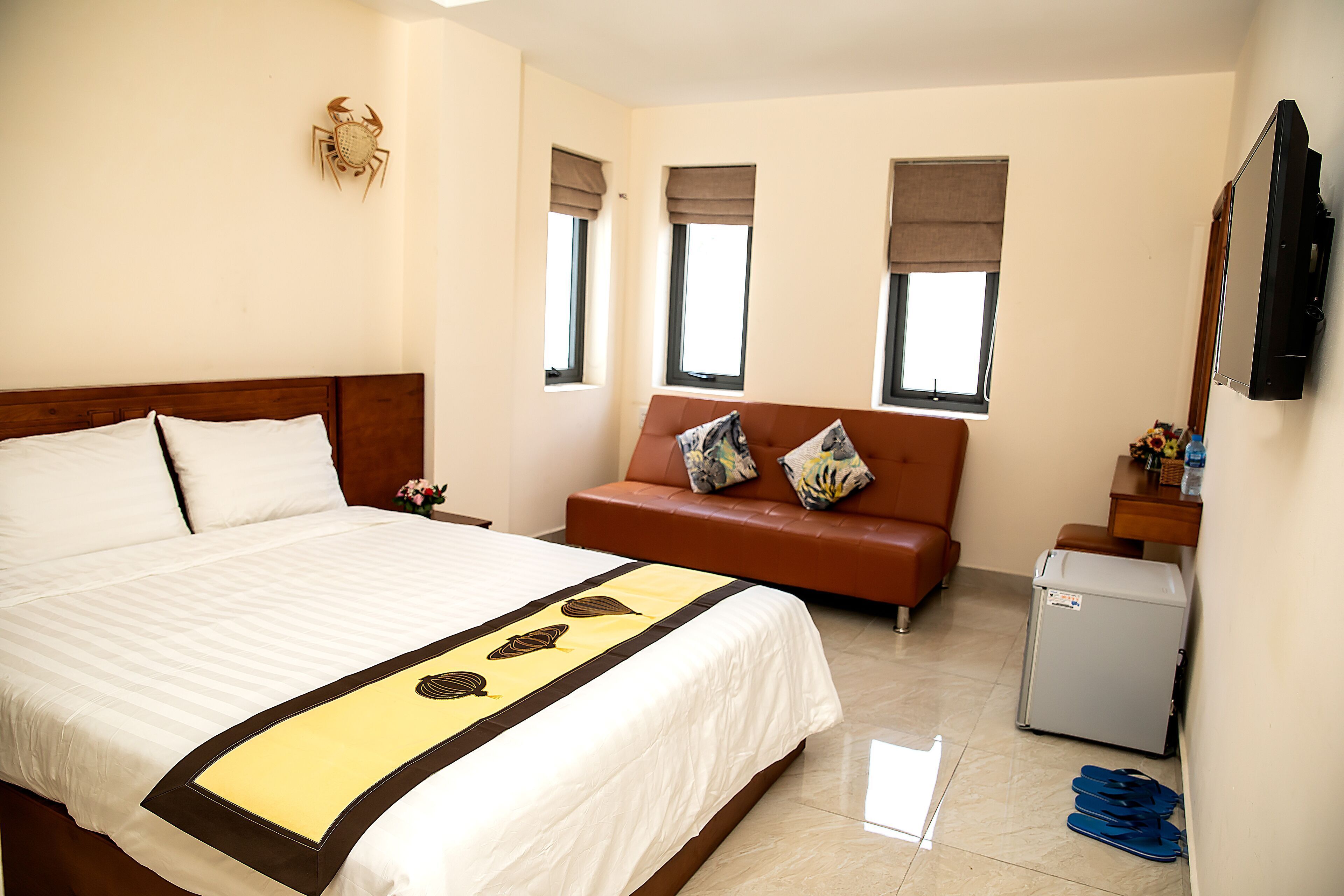 Minibar, desk, iron/ironing board, free WiFi