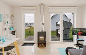 Fernseher, Kamin, DVD-Player