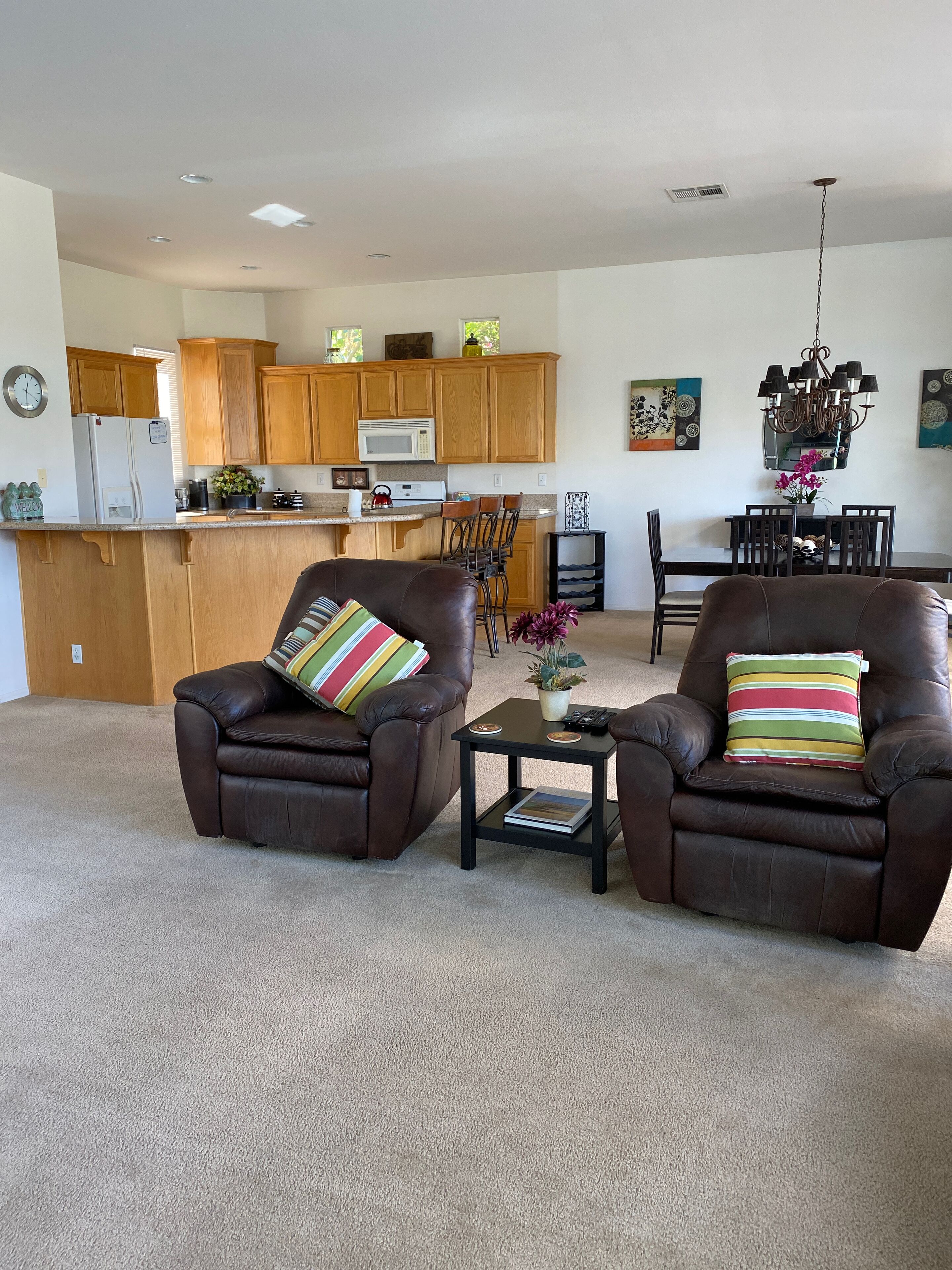 HOME ON GOLF COURSE WITH SALTWATER POOL&SPA 2 MI TO COACHELLA!