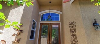 HOME ON GOLF COURSE WITH SALTWATER POOL&SPA 2 MI TO COACHELLA!