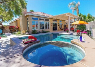 HOME ON GOLF COURSE WITH SALTWATER POOL&SPA 1.5 MI TO COACHELLA!