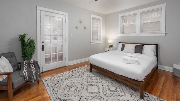 Luxury Duplex, 2 Bedrooms, Non Smoking, Kitchen | 2 bedrooms, iron/ironing board, WiFi (free), individually decorated - Tower Grove Getaways by Namastay (St. Louis)