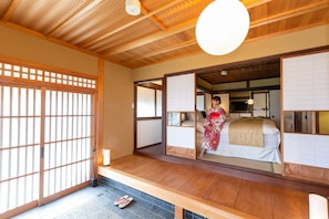 Kamer (Hontaku) | Luxe beddengoed, donsdekens, een kluis op de kamer