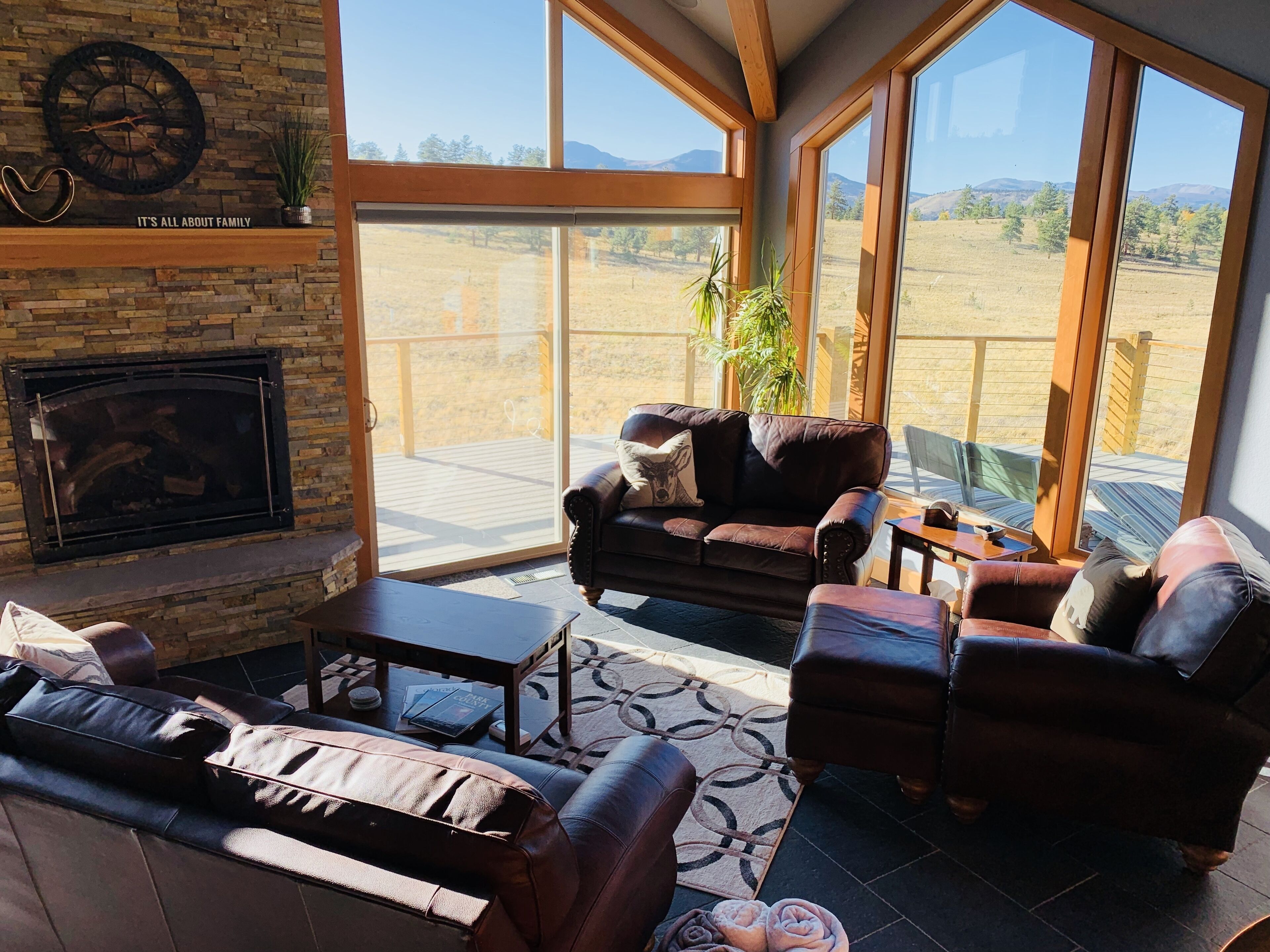 ★Hot Tub★Stunning Mountain Views★Pet Friendly★Garage★