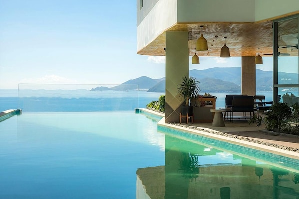 Outdoor pool - Panorama Nha Trang Hotel & Apartments (Nha Trang)