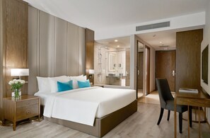 Chambre Double Deluxe, 1 trÚs grand lit, vue ville | 1 chambre, literie de qualité supérieure, bureau