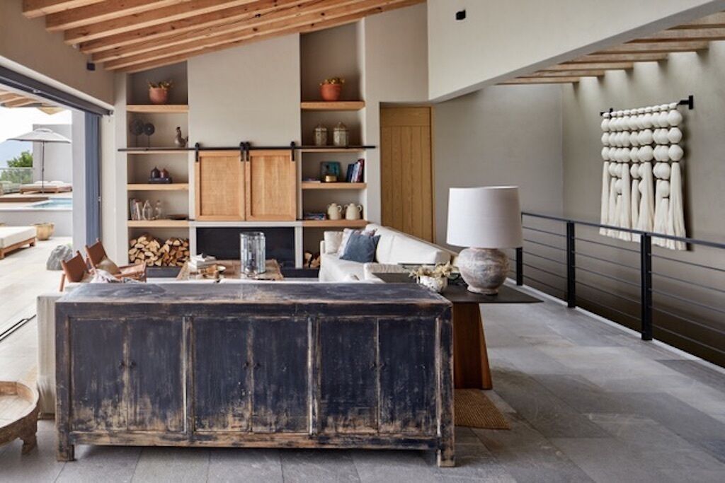 Magnificent Lake View, Beautifully Furnished, 6 Bedroom House, Lake Access