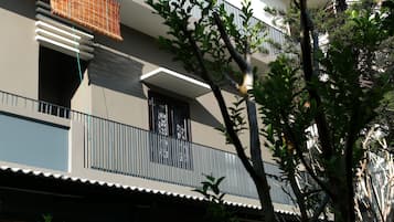 经典开间, 1 张大床 (Retro Room) | 阳台