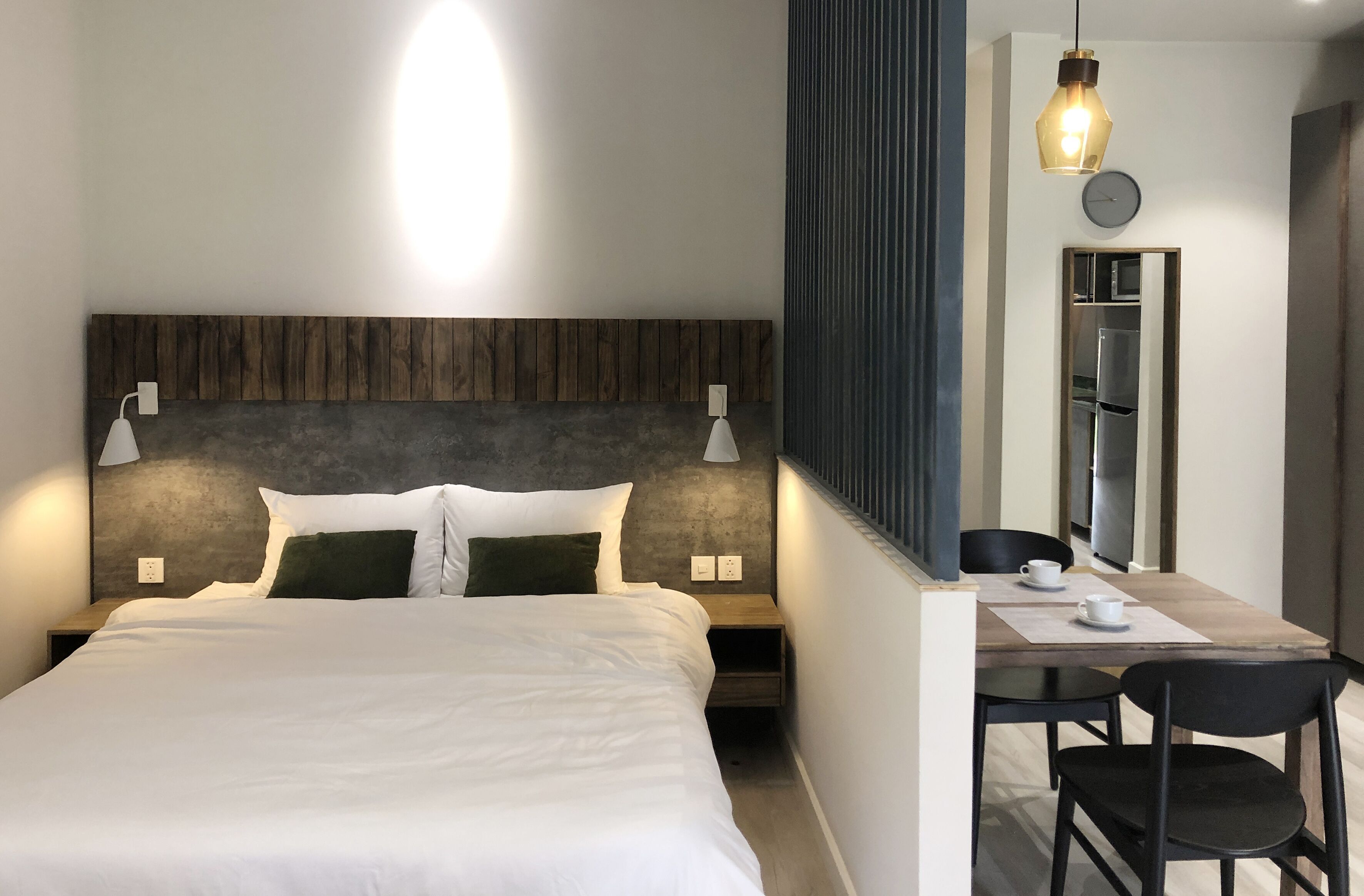 Premium-sengetøj, senge med topmadrasser, minibar, individuelt design