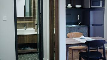 Classic Studio, 1 Queen Bed (Retro Room) | Premium bedding, pillowtop beds, minibar, individually decorated