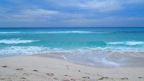 On the beach - Solymar Condos Cancun 2401 Ocean view (Cancún)