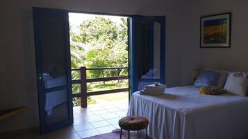 4 quartos, escrivaninha, Wi-Fi, roupa de cama