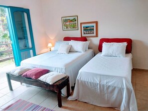 4 habitaciones, escritorio, tabla de planchar con plancha y wifi 