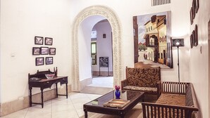 Lounge - Smiles Stone Town Hotel (Zanzibar Town)