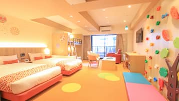 客房 (Kids) | 1 多间卧室、客房内保险箱、办公桌、熨斗/熨衣板