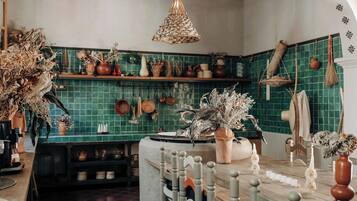 Free daily full breakfast