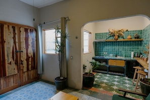 Loft | 1 dormitorio, escritorio, sistema de insonorización y wifi gratis