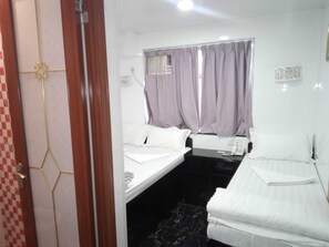 Dreibettzimmer | Zimmersafe, kostenloses WLAN, Rollstuhlgeeignet
