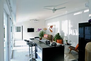 Dining - Fascinating 3BR Villa Located In Seminyak! 3Min Drive To Eat Street! W/Swim Pool (Kerobokan)