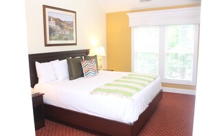 1 bedroom, iron/ironing board, free WiFi, bed sheets - Charming one bedroom in The Cottages at King's Creek Plantation (Williamsburg)