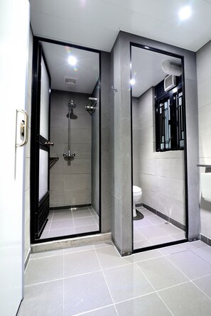 Shower, free toiletries, hair dryer, towels