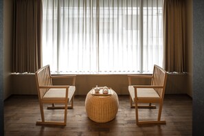 ห้องดีลักซ์ทวิน | โต๊ะทำงาน, Wi-Fi ฟรี, ผ้าปูที่นอน