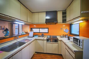 Basic-Villa (Private Vacation Home) | Eigene Küche | Großer Kühlschrank, Mikrowelle, Herdplatte