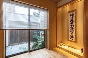 Ferienhaus (Private Vacation Home, Rakusui) | Wohnbereich | Flachbildfernseher