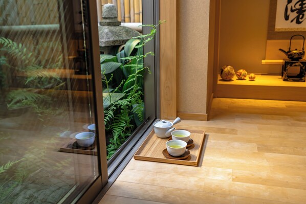 Private Vacation Home - Rakusui | Living area | Flat-screen TV - Rakusui Wakakawa (Kyoto)