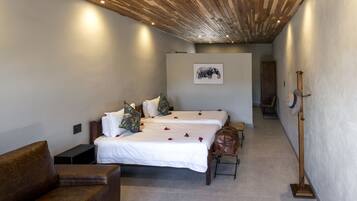 Premium bedding, in-room safe, desk, iron/ironing board