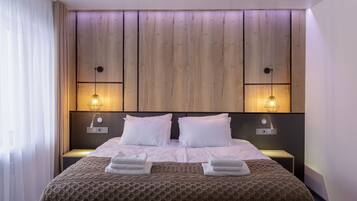 Deluxe-huone | Työpöytä, kannettavalle tietokoneelle sopiva työtila, ilmainen Wi-Fi