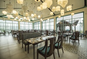 Restaurant - Le Champ Tu Le (Van Chan)