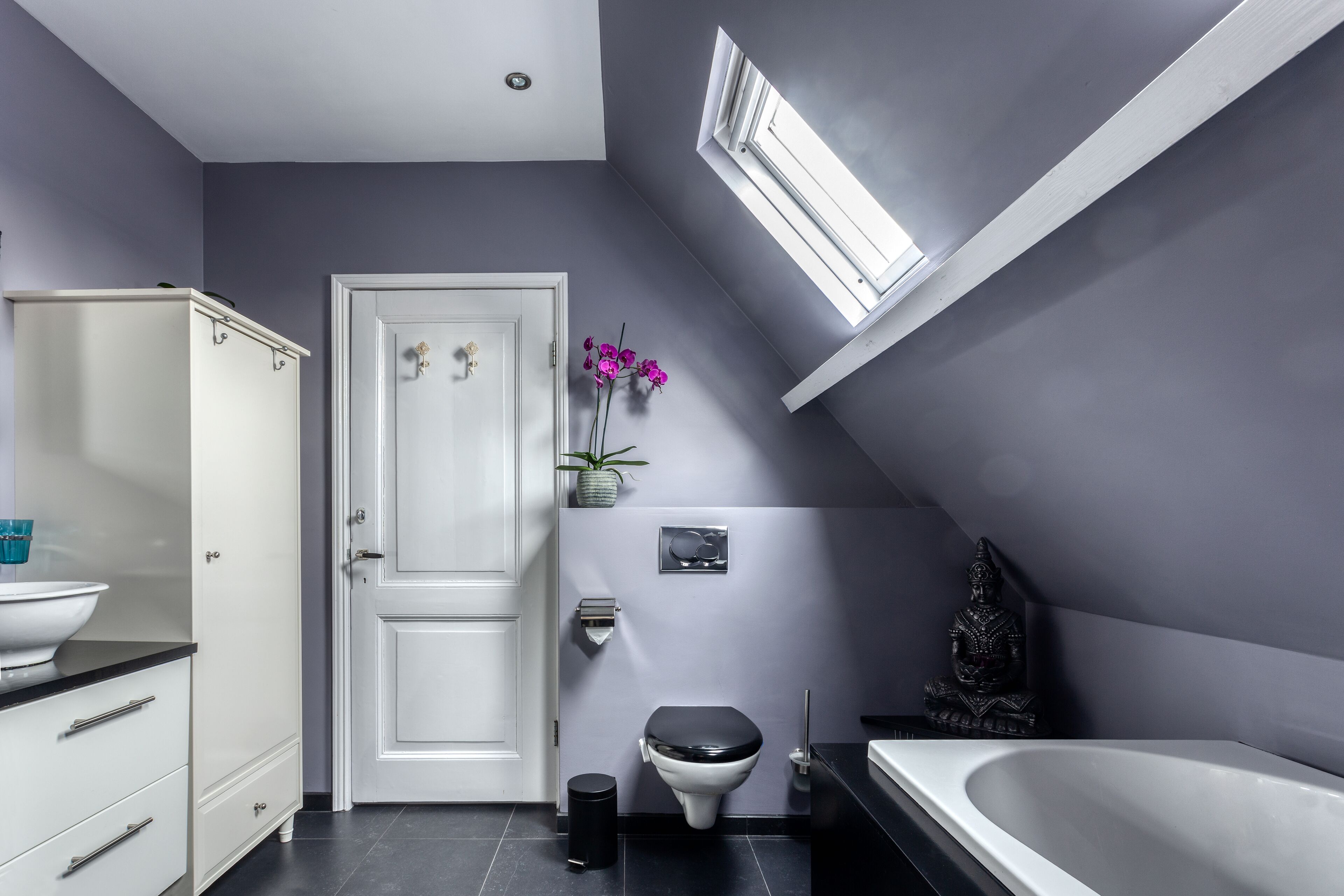 Deluxe Apartment | Bathroom | Separate bathtub and shower, deep-soaking bathtub, rainfall showerhead