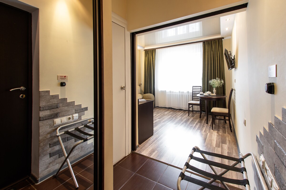 Suite (Cottage) | In-room safe, iron/ironing board (on request), WiFi (free), bed sheets