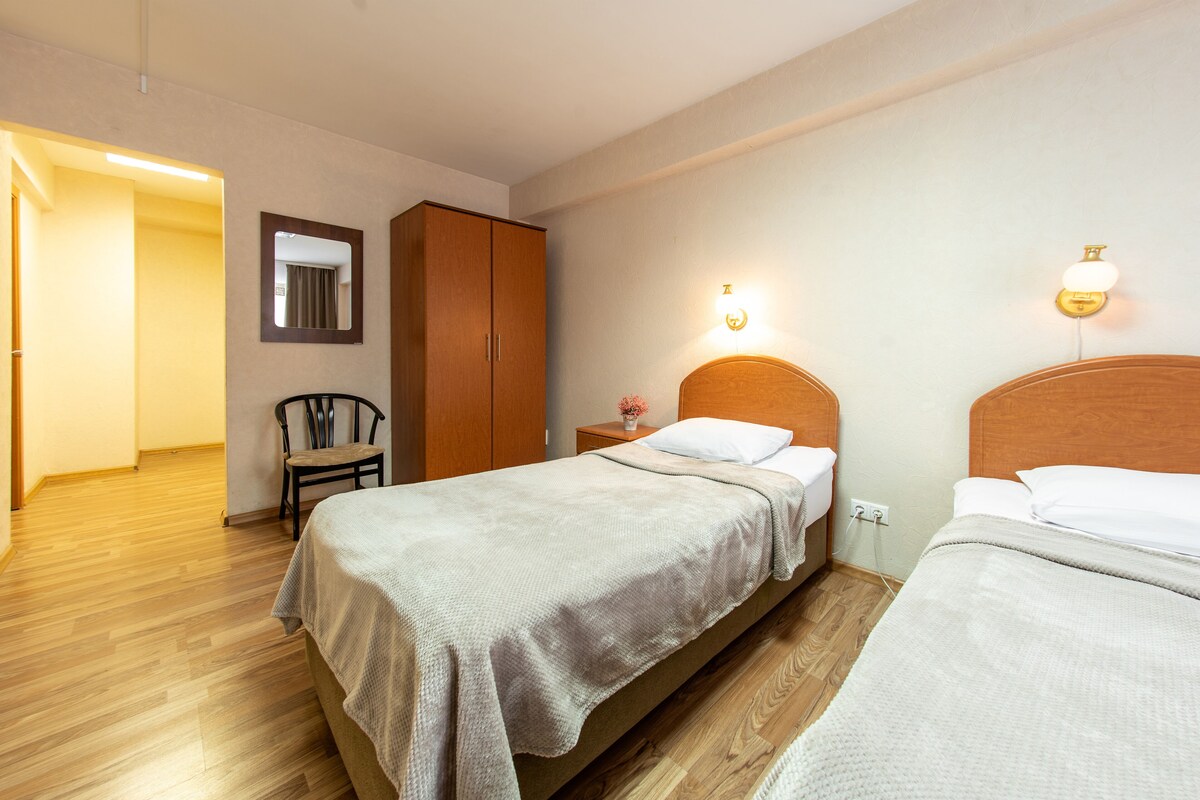 Standard Triple Room | In-room safe, iron/ironing board (on request), WiFi (free), bed sheets