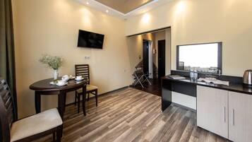 Suite (Cottage) | Living area | Flat-screen TV
