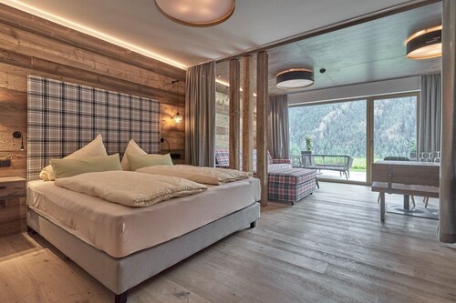 FW Ötztal Alps - top location on the ski slope with a fantastic view