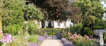 เอ็กซ์คลูซีฟ เฟเรียนซิมเมอร์ กุท ไฮเดอเฟลด์