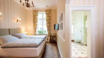 Rooms Gut Heidefeld ecru | Seprai antialergi, brankas, dan didekorasi berbeda-beda