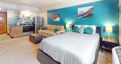 Bright and colorful studio with breathtaking mountain views