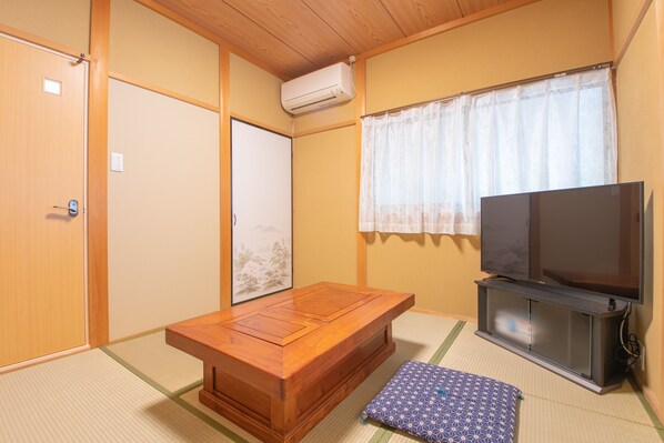 Private Vacation Home | 2 bedrooms, desk, laptop workspace, free WiFi - The EXP Yachiyo (Uda)