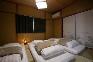 Private Vacation Home | 2 bedrooms, desk, laptop workspace, free WiFi - The EXP Yachiyo (Uda)
