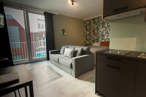 Comfort Studio | Living area | Flat-screen TV - Smartflats Budget Louvain Central (Leuven)
