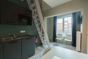 Studio Suite | Private kitchen | Microwave, espresso maker, electric kettle - Smartflats Budget Louvain Central (Leuven)