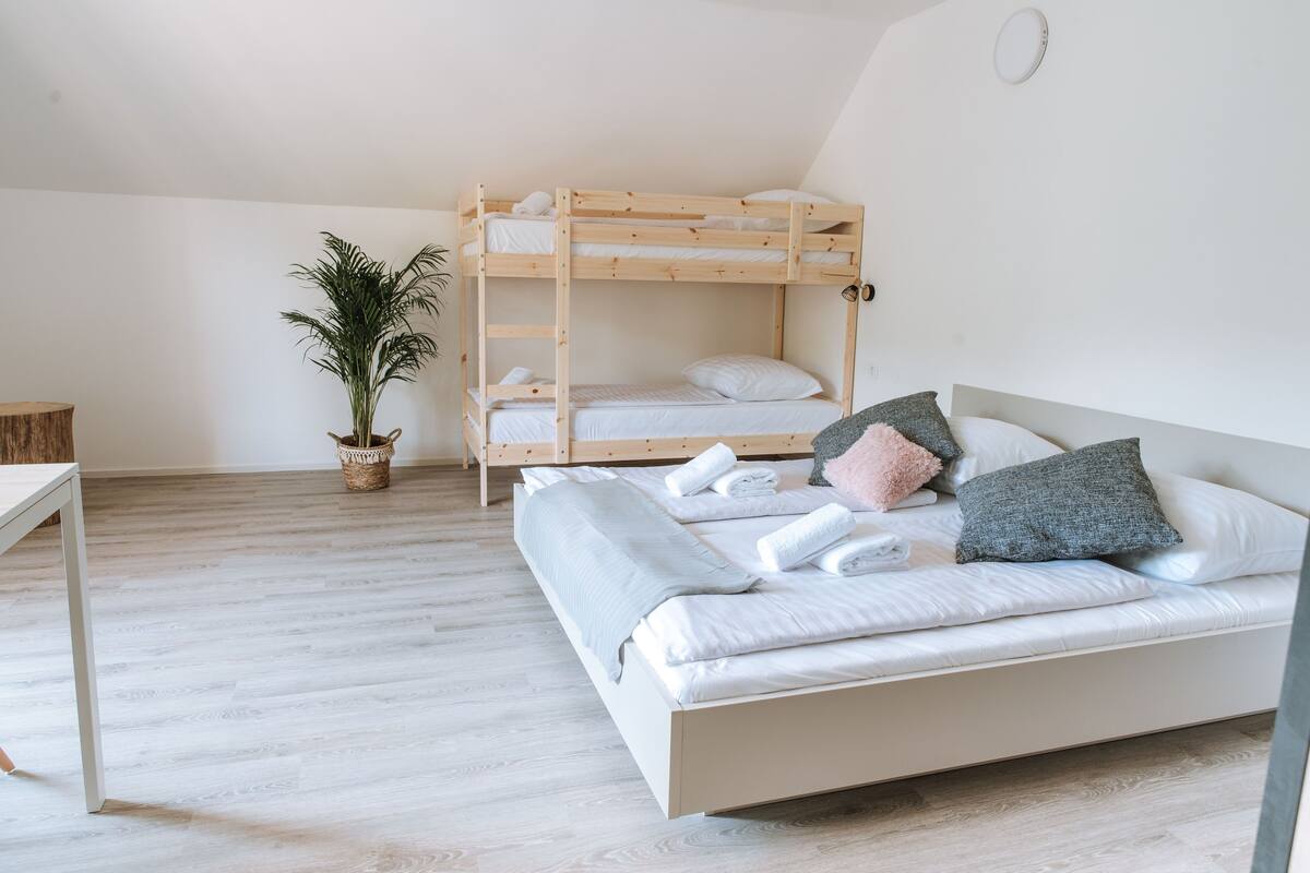 Studio with Bunk Bed and Balcony | Soundproofing, cribs (free), WiFi (free), bed sheets